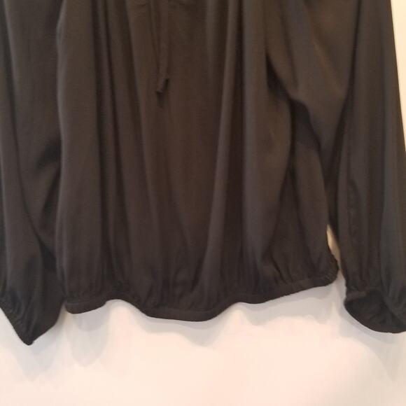 Karen Kane Black Peek a Boo Shoulder Top M - Picture 6 of 10